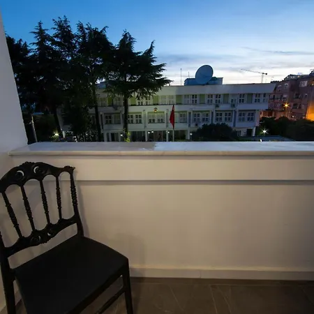 アパート Bliss Haven ティラナ